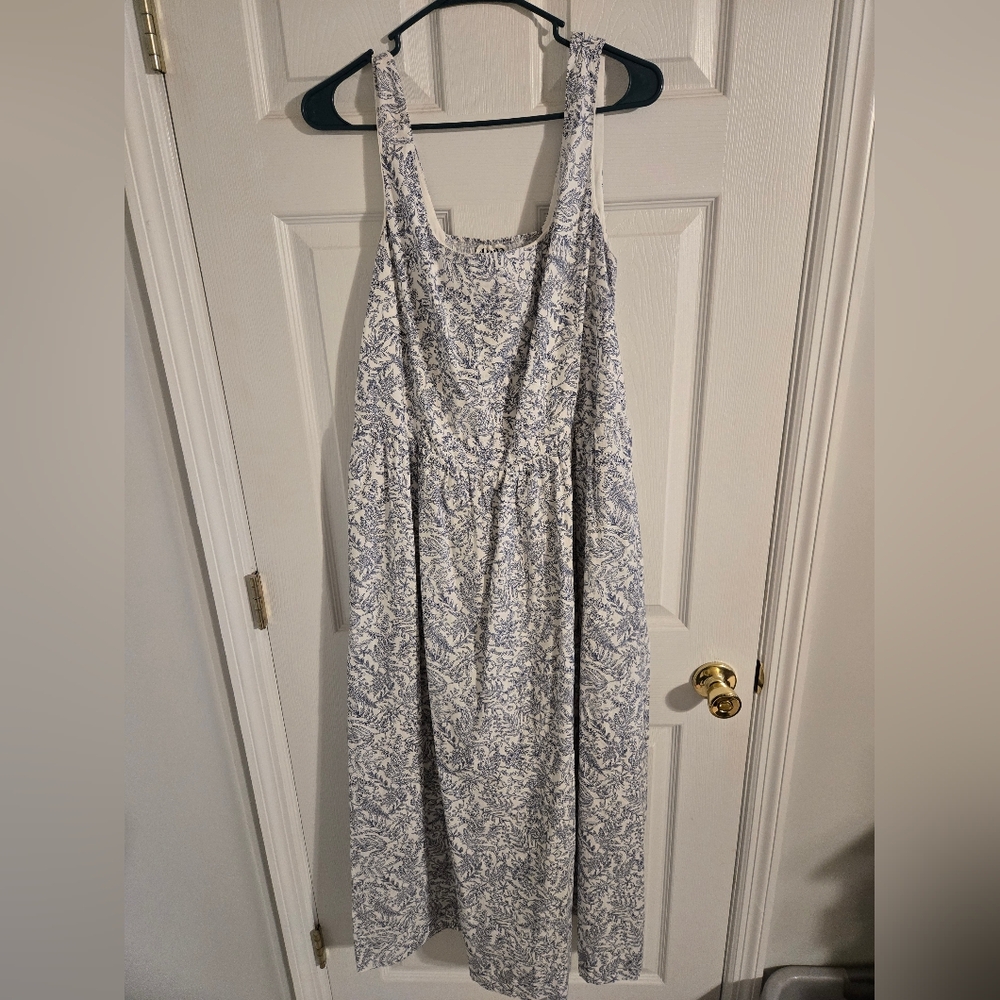 Elegant Blue and White Floral Dress